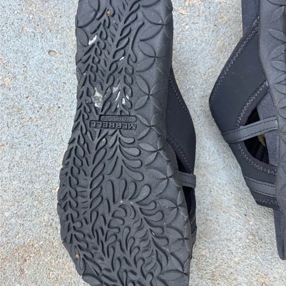 Merrell Men's Black Flip-Flops - Picture 4 of 5